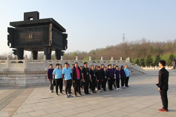 磨炼向导力，，，，，加速职业化，，，，，1xBET精英“EMBA”特训活动报道