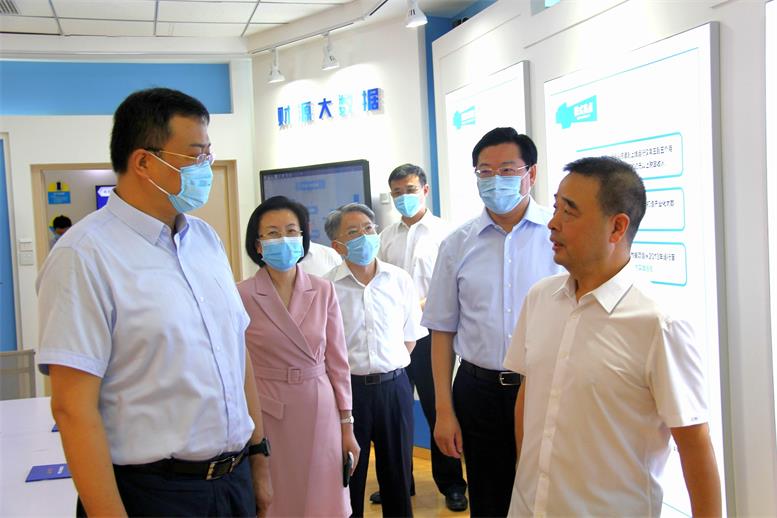 副省长高涛莅临1xBET信息视察调研