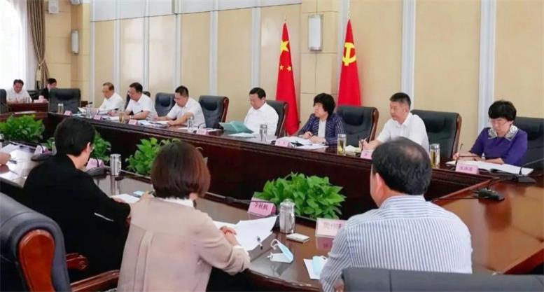 1xBET信息曹玉学董事长加入辽阳市民营企业家座谈会